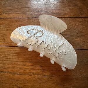 NWOT Bride hair claw clip